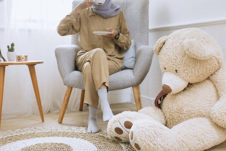 Tips for Designing a Sustainable and Eco-Friendly Living Room