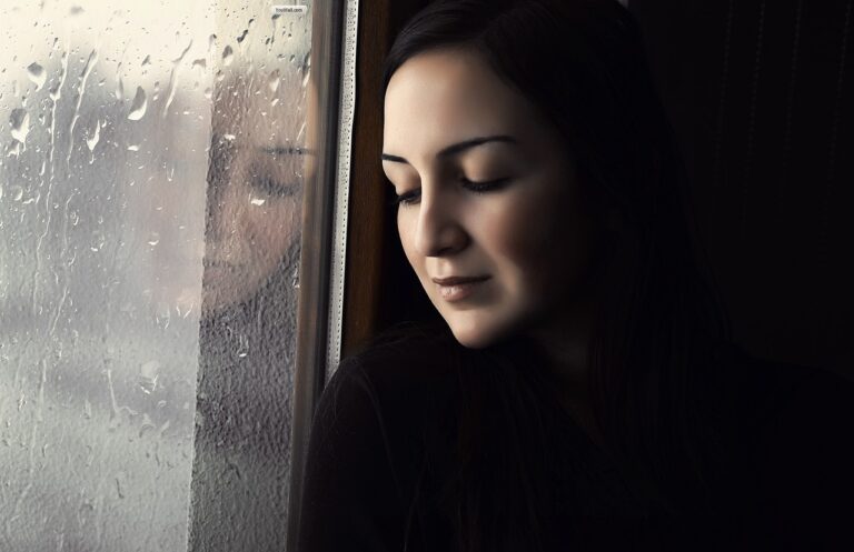 Fashion in Art: Exploring Fashion Depictions in Paintings and Sculptures